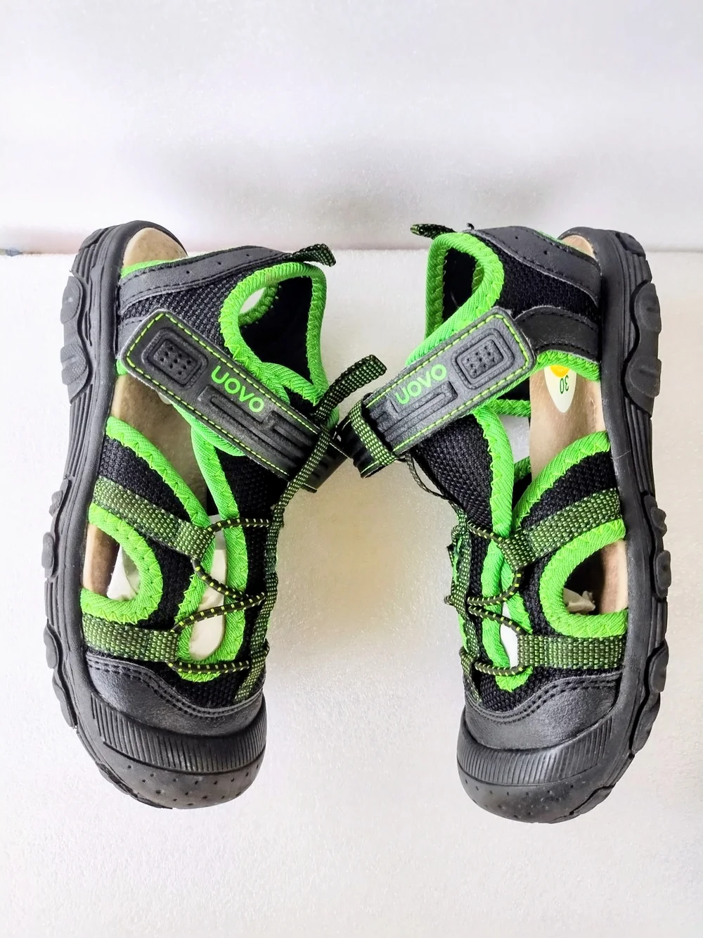 UOVO Kids Summer Water Sandals in black and green, Size 12 (30)